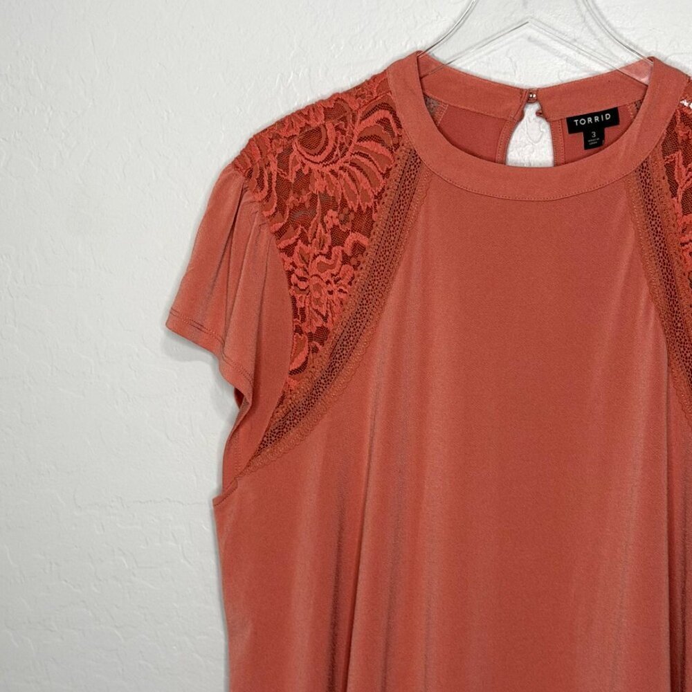 Torrid Dusty Coral Flutter Sleeve Lace Inset Top 3 3X 22/24 - Picture 5 of 11